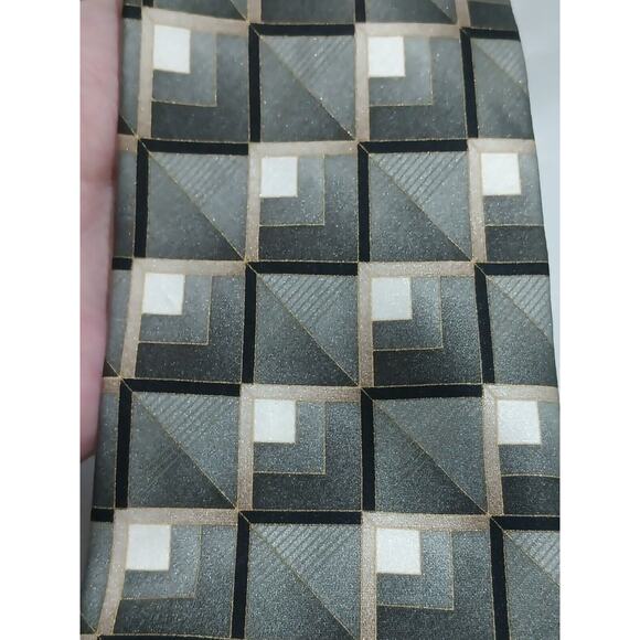 Stafford 100% Imported Silk Green Geometric Print Tie Made In USA - Picture 5 of 7